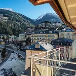 Hotel Eden Rock 3*