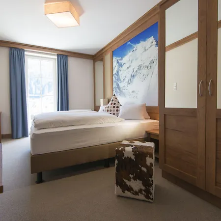 Hotel Eden Rock 3*