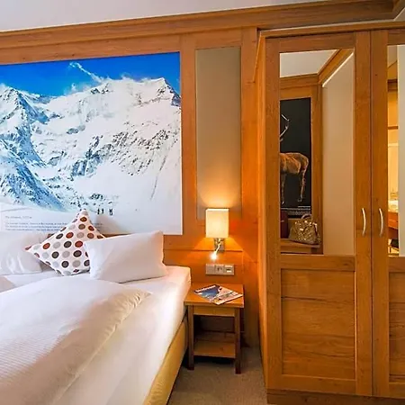 Eden Rock Hotel 3*